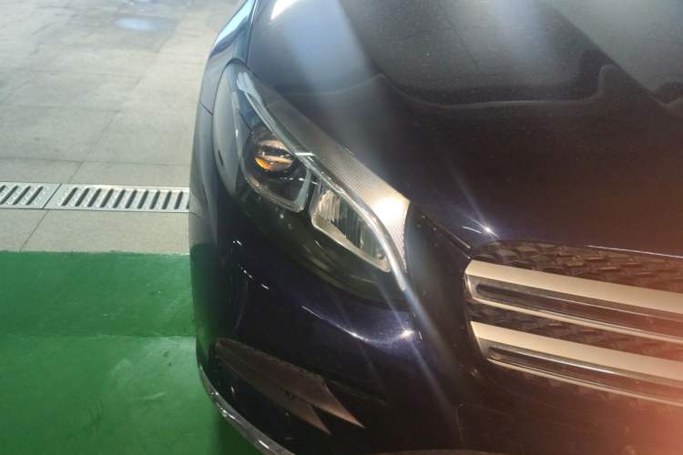 Used Mercedes-Benz GLC 2019 GLC 260 4MATIC Luxury Model Right Front Headlight