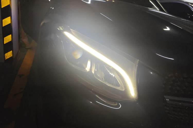 Used Mercedes-Benz GLC 2019 GLC 260 L 4MATIC Dynamic Model Right Front Headlight