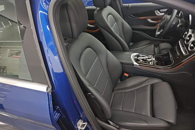 Used Mercedes-Benz GLC 2019 Facelift GLC 260 L 4MATIC Luxury Model Right Front Seat