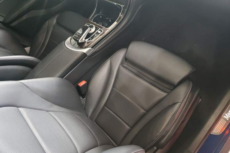 Used Mercedes-Benz GLC 2019 GLC 260 L 4MATIC Dynamic Model Right Front Seat
