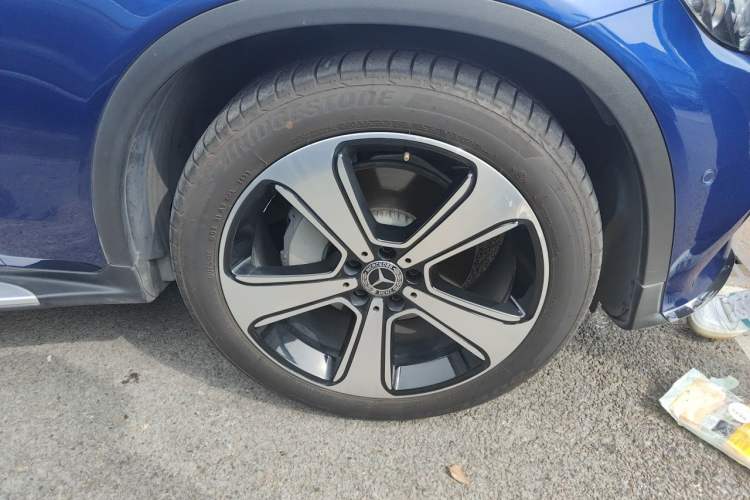 Used Mercedes-Benz GLC 2019 GLC 300 L 4MATIC Dynamic Model Right Front Wheel Hub