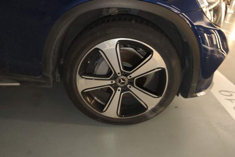 Used Mercedes-Benz GLC 2019 GLC 300 L 4MATIC Dynamic Model Right Front Wheel Hub