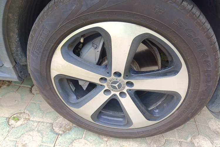Used Mercedes-Benz GLC 2019 GLC 260 L 4MATIC Luxury Model Right Front Wheel Hub