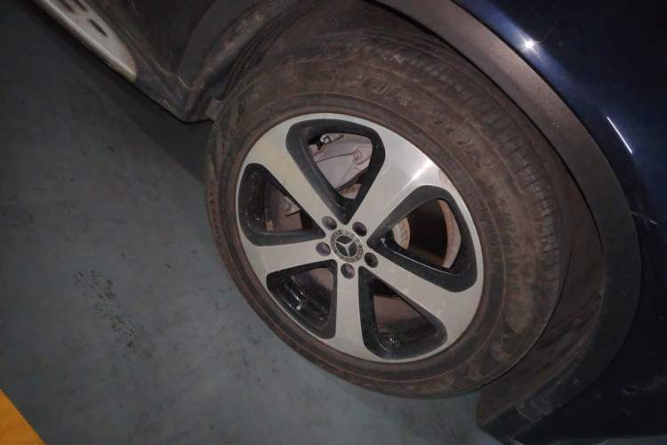 Used Mercedes-Benz GLC 2019 GLC 260 4MATIC Luxury Model Right Front Wheel Hub
