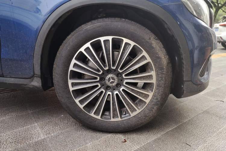 Used Mercedes-Benz GLC 2019 GLC 200 L 4MATIC Right Front Wheel Hub