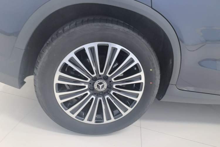 Used Mercedes-Benz GLC 2019 GLC 260 4MATIC Dynamic Edition Right Rear Wheel Hub