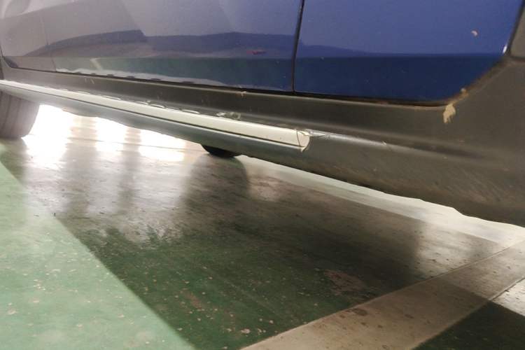 Used Mercedes-Benz GLC 2019 GLC 260 L 4MATIC Dynamic Model Right Side Sill