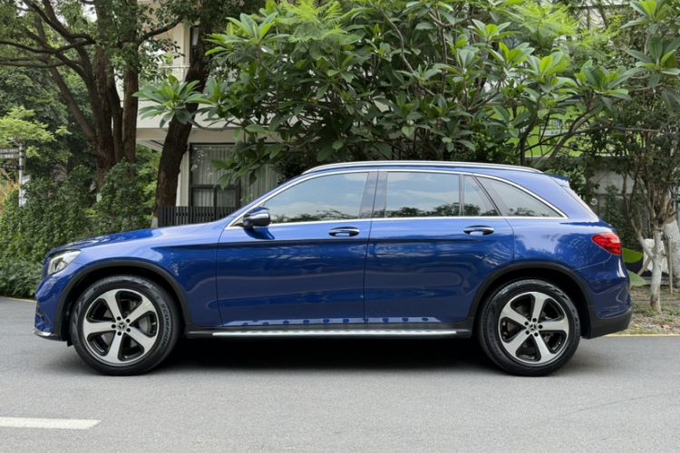 Used Mercedes-Benz GLC 2019 Facelift GLC 260 L 4MATIC Luxury Model Roof
