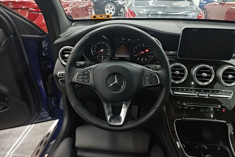 Used Mercedes-Benz GLC 2019 Facelift GLC 260 L 4MATIC Luxury Model Steering Wheel