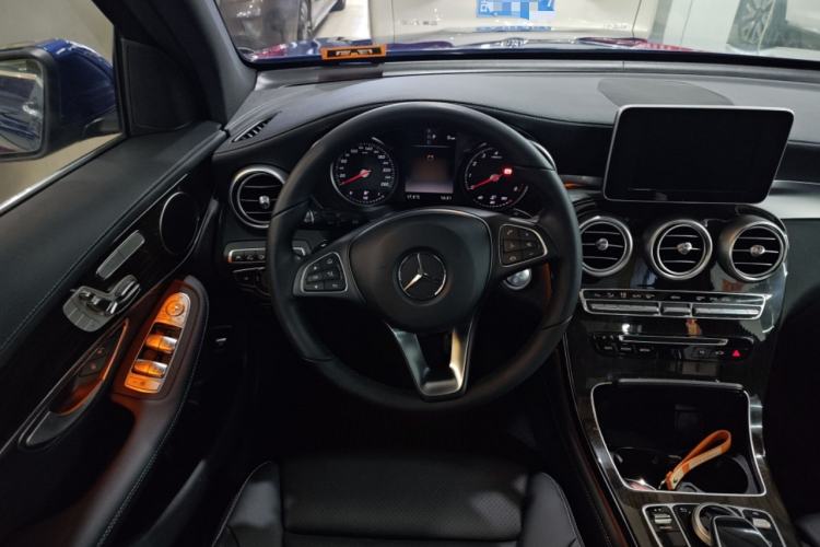Used Mercedes-Benz GLC 2019 Facelift GLC 260 L 4MATIC Luxury Model Steering Wheel