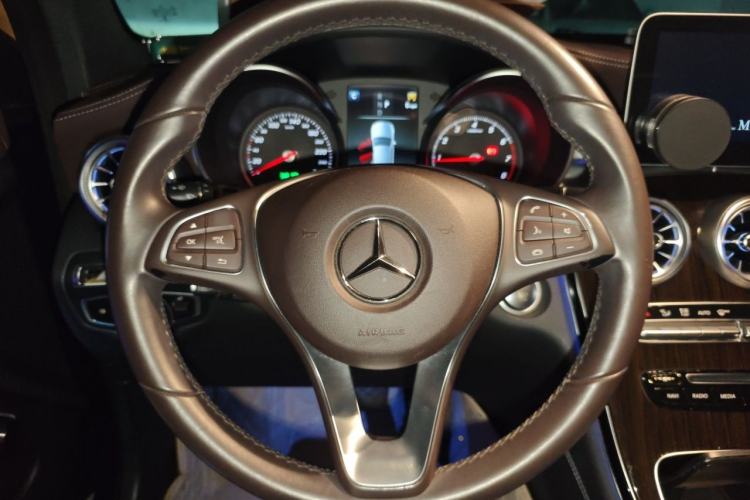 Used Mercedes-Benz GLC 2019 GLC 260 L 4MATIC Dynamic Model Steering Wheel