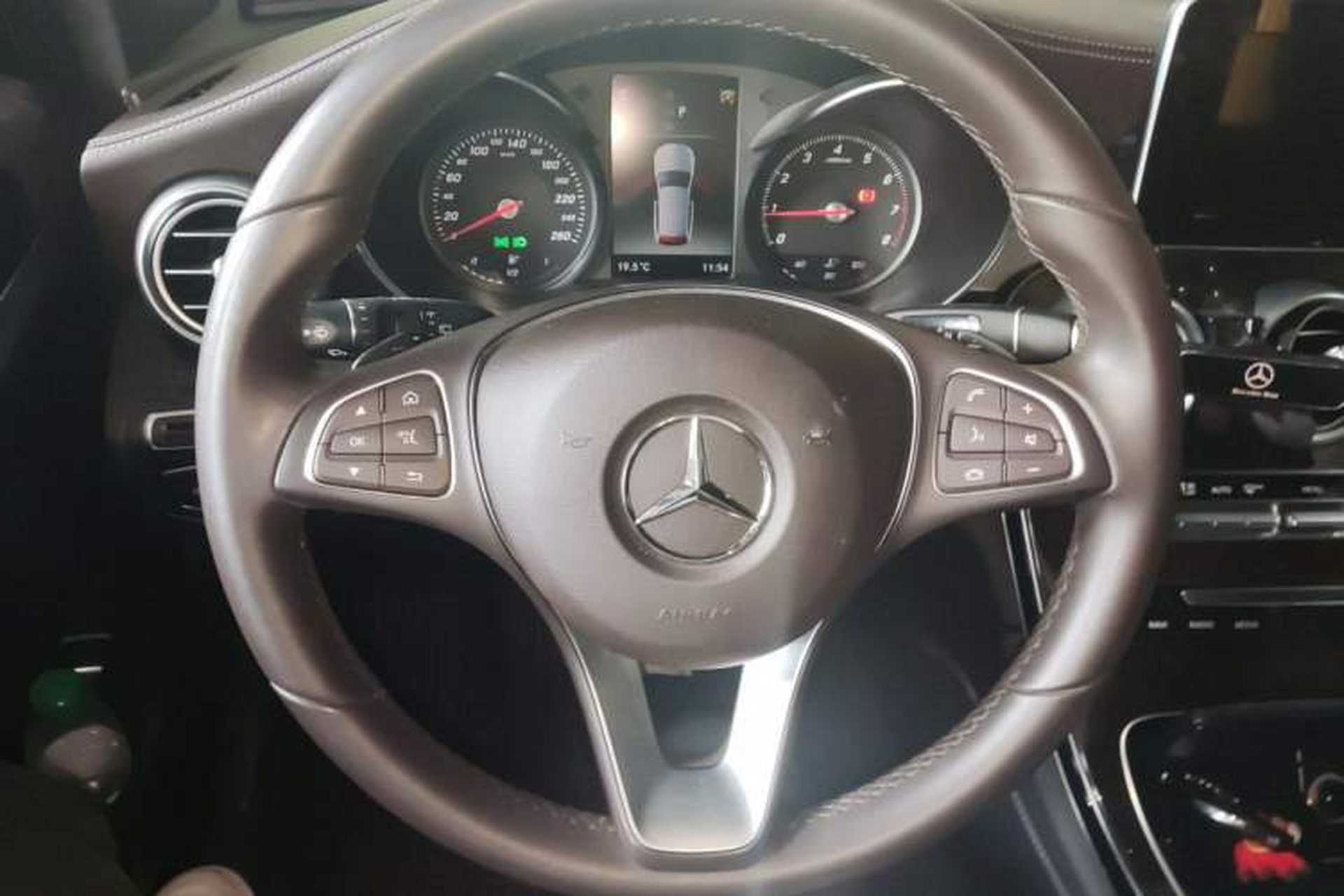 Used Mercedes-Benz GLC 2019 GLC 260 4MATIC Dynamic Edition Steering Wheel