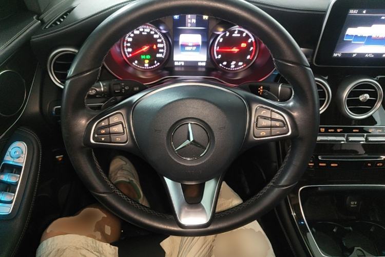 Used Mercedes-Benz GLC 2019 GLC 260 L 4MATIC Dynamic Model Steering Wheel