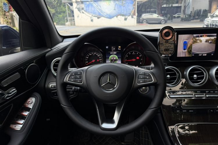 Used Mercedes-Benz GLC 2019 Facelift GLC 260 L 4MATIC Luxury Model Steering Wheel