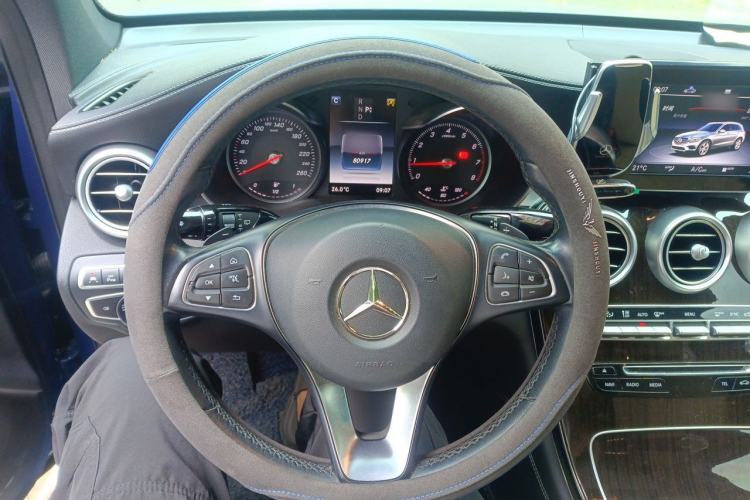 Used Mercedes-Benz GLC 2019 GLC 260 L 4MATIC Luxury Model Steering Wheel