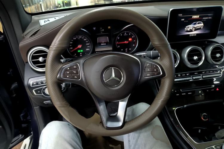 Used Mercedes-Benz GLC 2019 GLC 260 4MATIC Luxury Model Steering Wheel