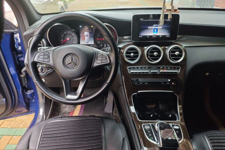 Used Mercedes-Benz GLC 2019 GLC 260 L 4MATIC Dynamic Model Steering Wheel