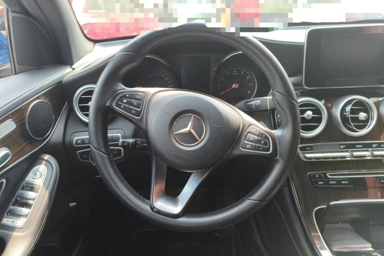 Used Mercedes-Benz GLC 2019 GLC 260 L 4MATIC Luxury Model Steering Wheel