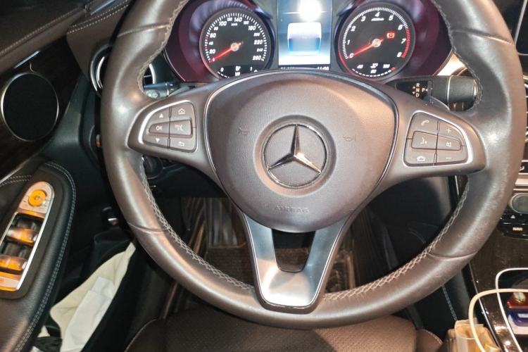 Used Mercedes-Benz GLC 2019 Facelift GLC 260 L 4MATIC Luxury Model Steering Wheel