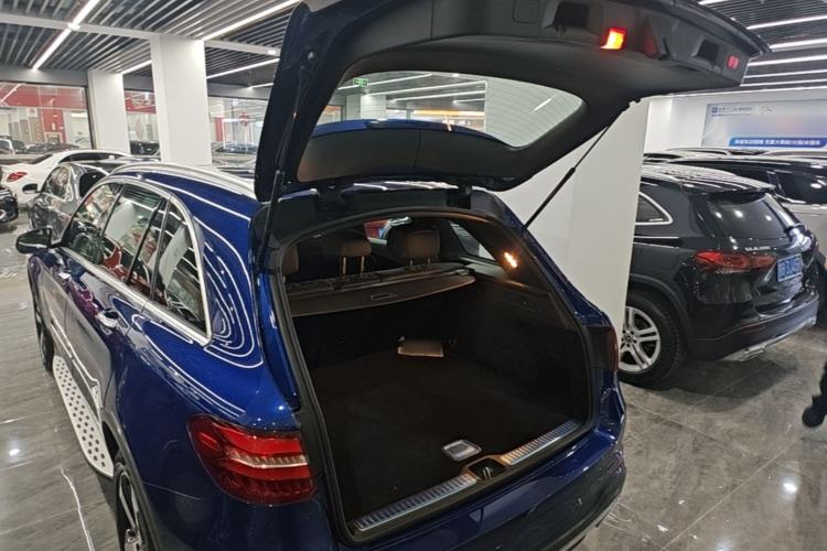 Used Mercedes-Benz GLC 2019 Facelift GLC 260 L 4MATIC Luxury Model Trunk