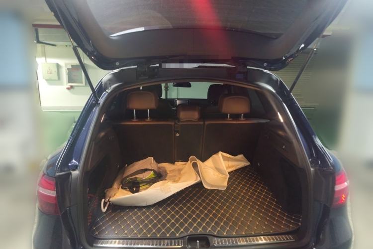 Used Mercedes-Benz GLC 2019 GLC 260 4MATIC Luxury Model Trunk