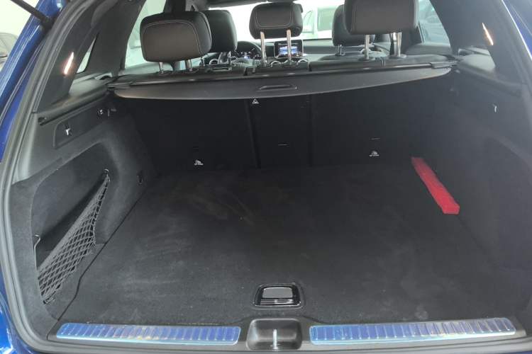 Used Mercedes-Benz GLC 2019 GLC 200 L 4MATIC Trunk