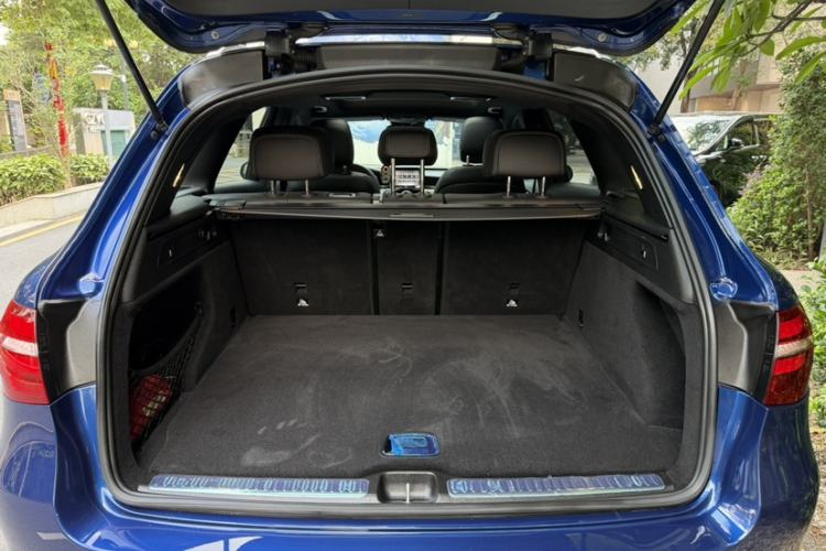 Used Mercedes-Benz GLC 2019 Facelift GLC 260 L 4MATIC Luxury Model Trunk