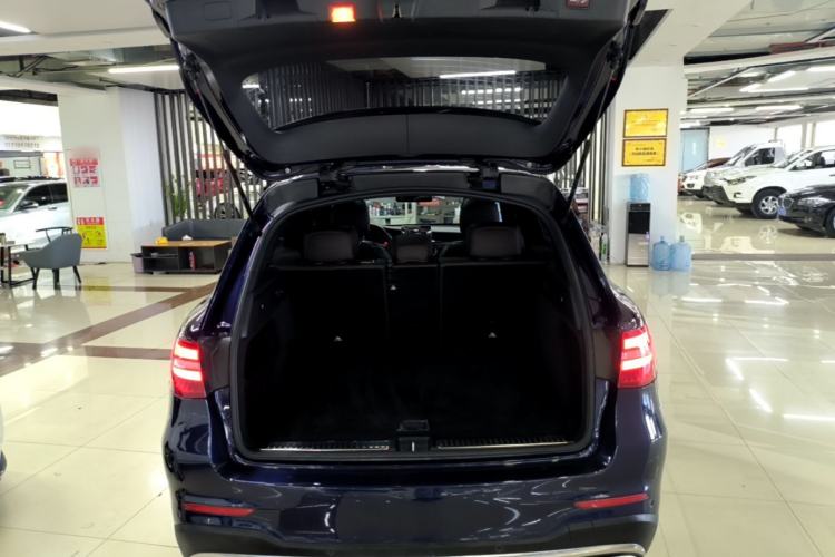 Used Mercedes-Benz GLC 2019 GLC 260 4MATIC Luxury Model Trunk