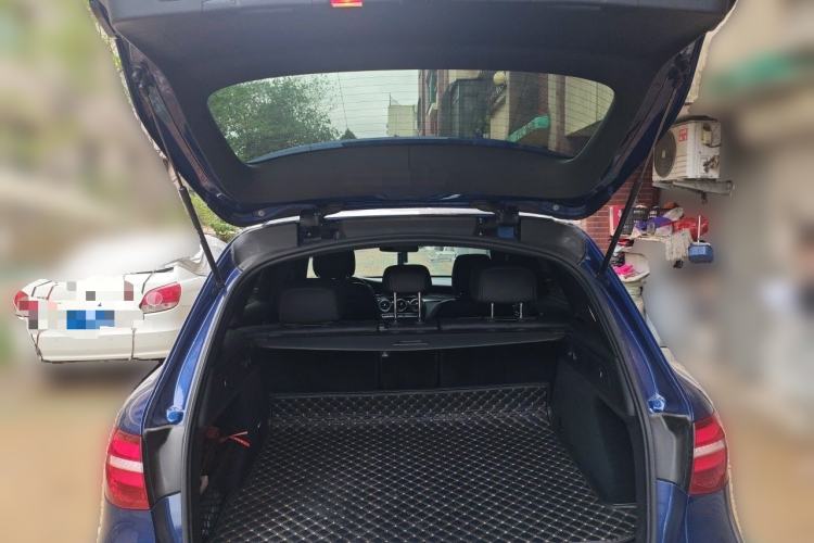 Used Mercedes-Benz GLC 2019 GLC 260 L 4MATIC Dynamic Model Trunk