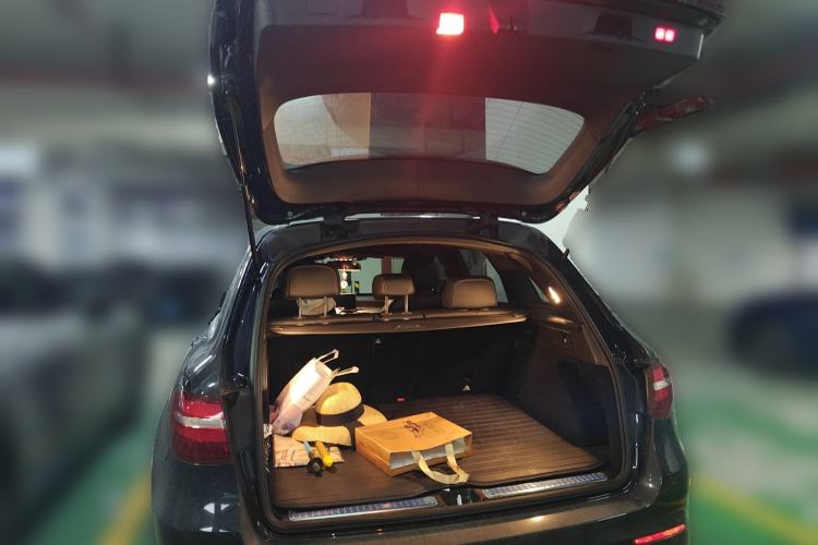 Used Mercedes-Benz GLC 2019 GLC 260 L 4MATIC Dynamic Model Trunk