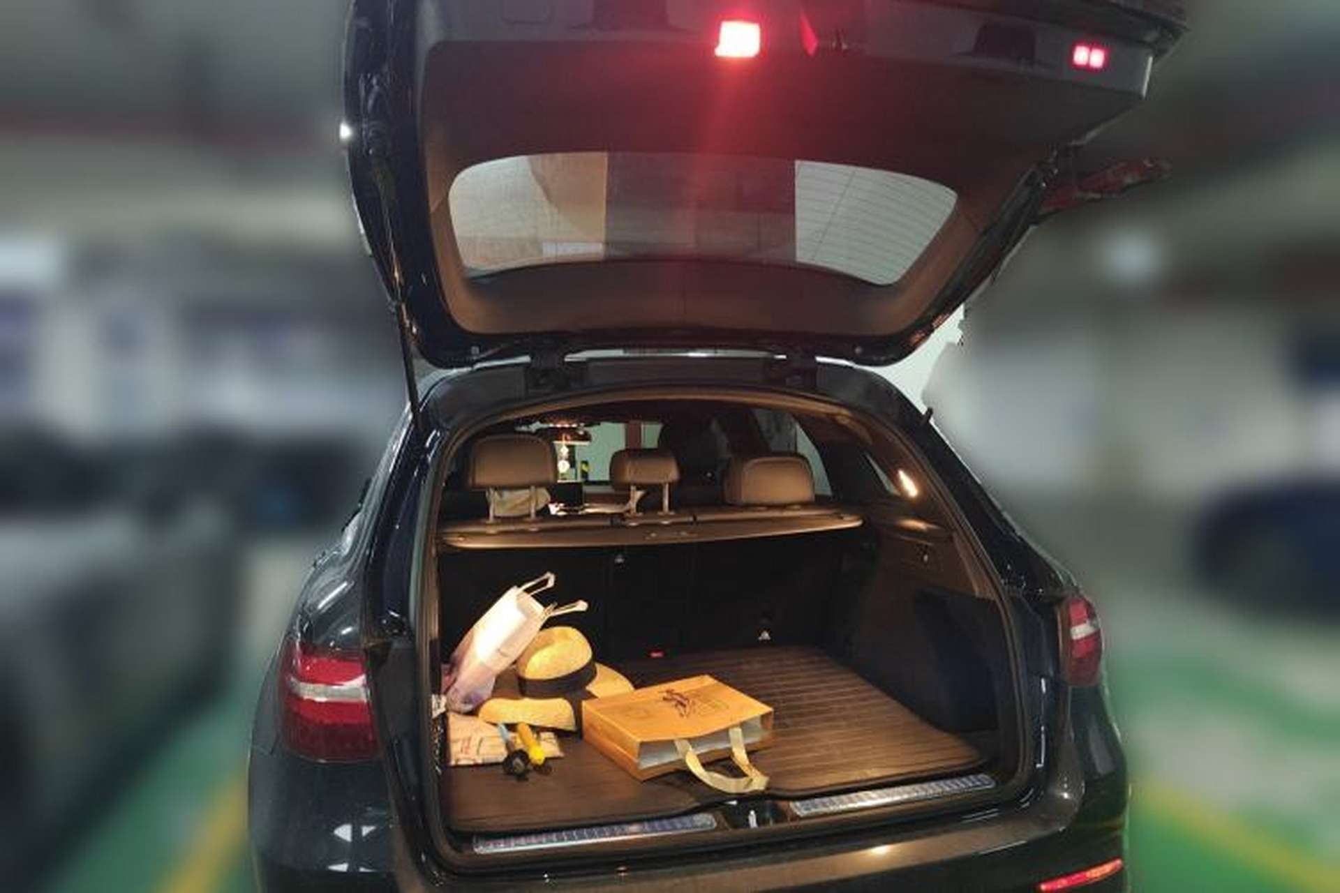 Used Mercedes-Benz GLC 2019 GLC 260 L 4MATIC Dynamic Model Trunk
