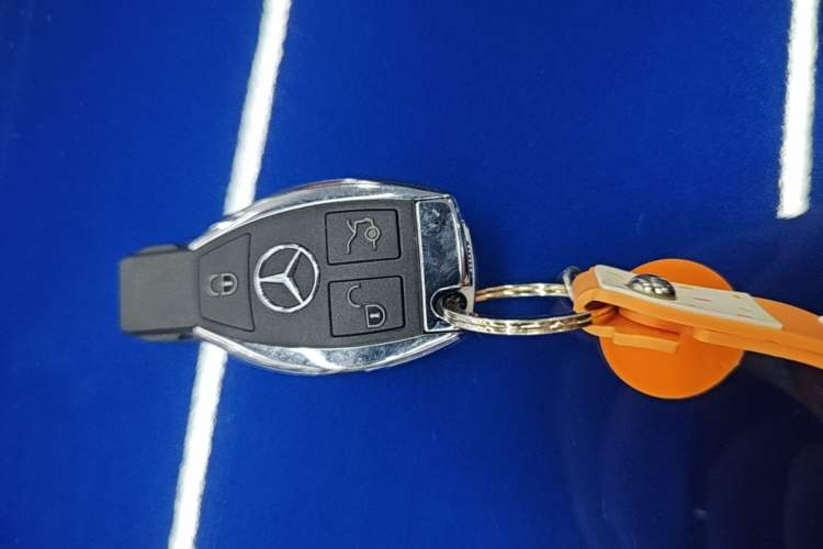 Used Mercedes-Benz GLC 2019 Facelift GLC 260 L 4MATIC Luxury Model Vehicle Key