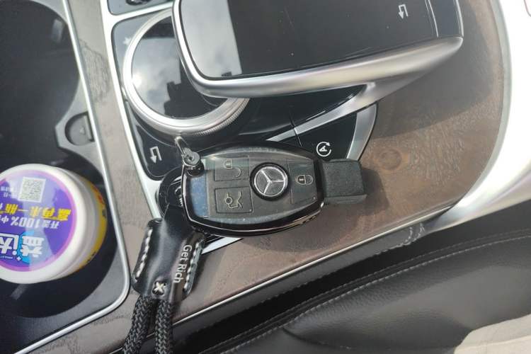 Used Mercedes-Benz GLC 2019 GLC 300 L 4MATIC Dynamic Model Vehicle Key