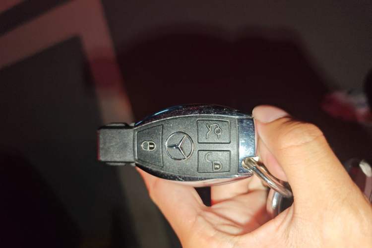 Used Mercedes-Benz GLC 2019 GLC 260 L 4MATIC Dynamic Model Vehicle Key