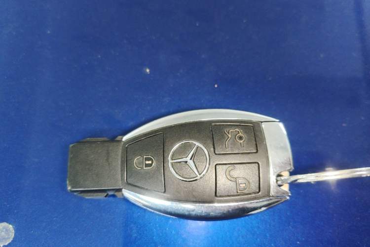 Used Mercedes-Benz GLC 2019 GLC 260 L 4MATIC Dynamic Model Vehicle Key