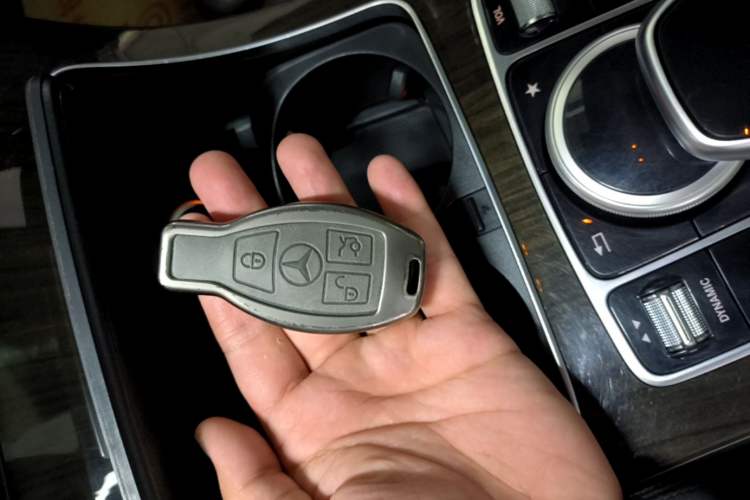 Used Mercedes-Benz GLC 2019 GLC 260 4MATIC Luxury Model Vehicle Key