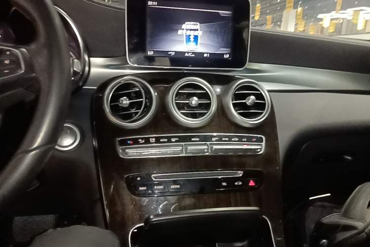 Used Mercedes-Benz GLC 2019 Facelift GLC 260 L 4MATIC Luxury Model Audio And AC Panel