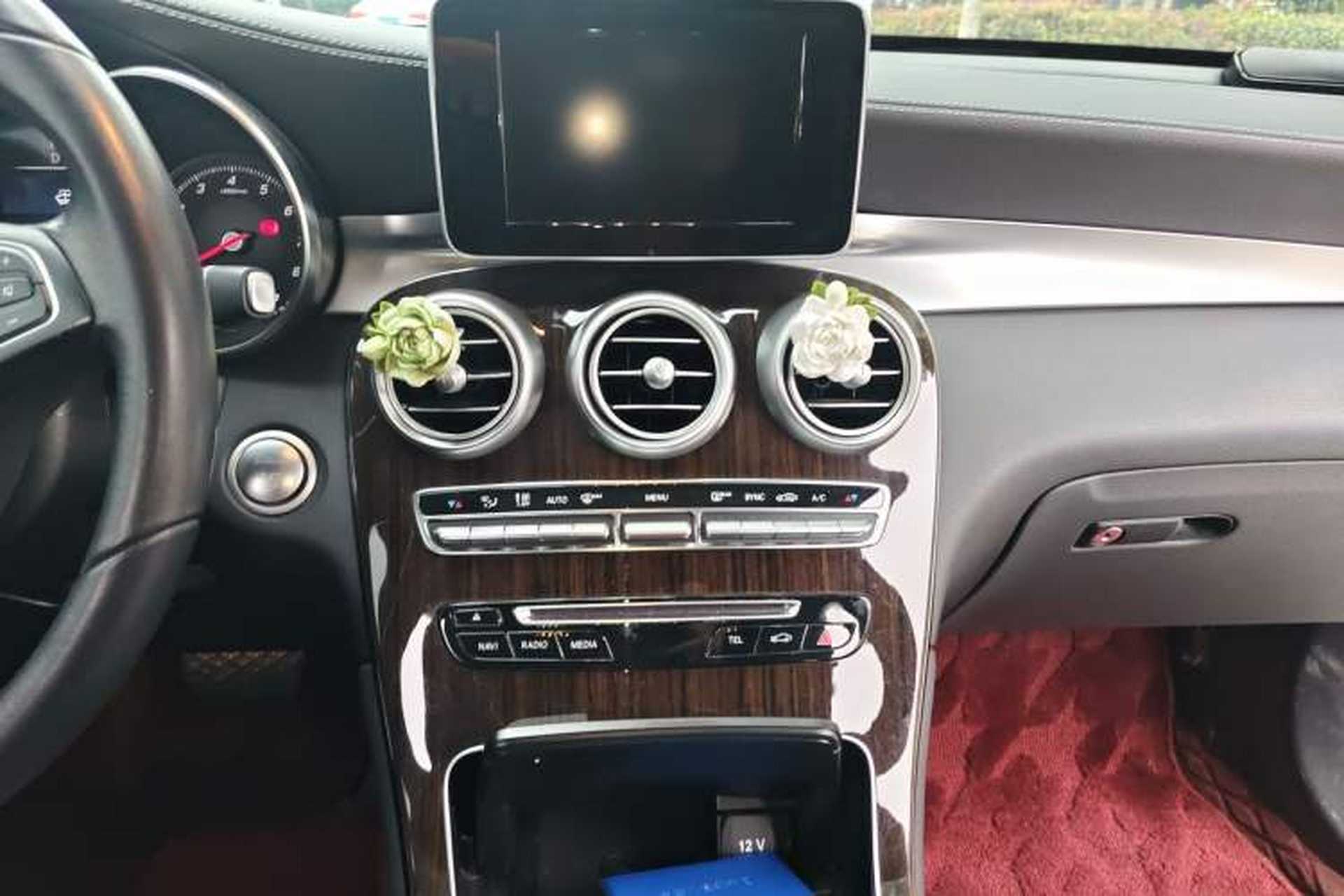Used Mercedes-Benz GLC 2019 Facelift GLC 260 L 4MATIC Luxury Model Audio And AC Panel