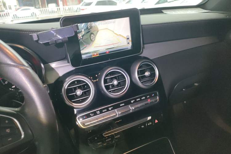 Used Mercedes-Benz GLC 2019 GLC 200 L 4MATIC Audio And AC Panel
