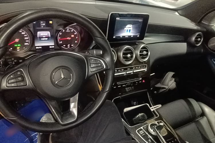 Used Mercedes-Benz GLC 2019 Facelift GLC 260 L 4MATIC Luxury Model Center Console