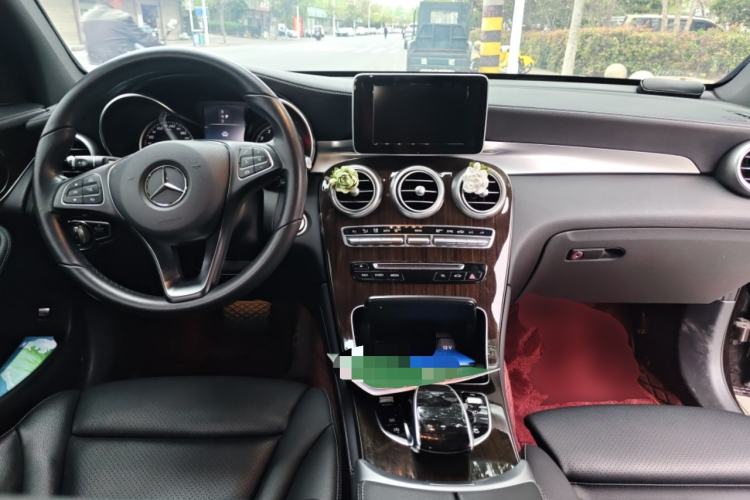 Used Mercedes-Benz GLC 2019 Facelift GLC 260 L 4MATIC Luxury Model Center Console