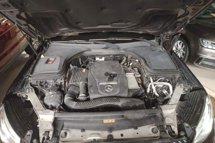 Used Mercedes-Benz GLC 2019 GLC 260 L 4MATIC Dynamic Model Engine Bay
