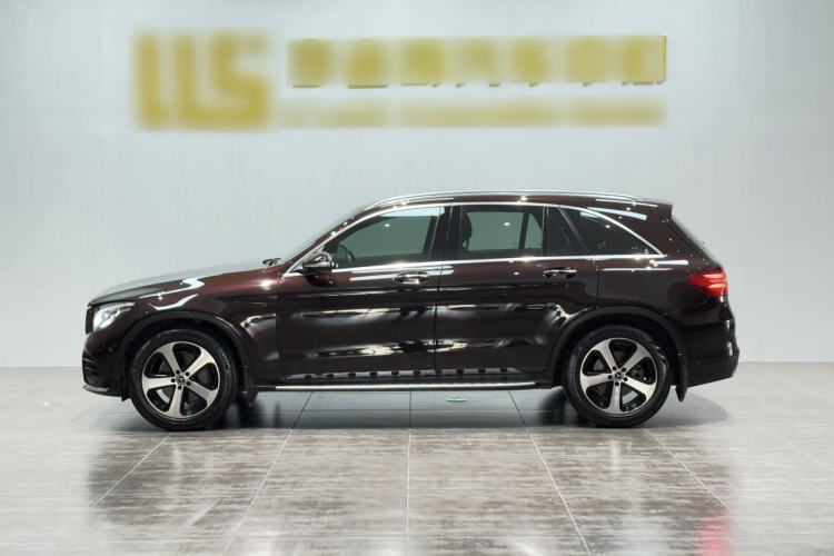 Used Mercedes-Benz GLC 2019 Facelift GLC 260 L 4MATIC Luxury Model Exterior 3