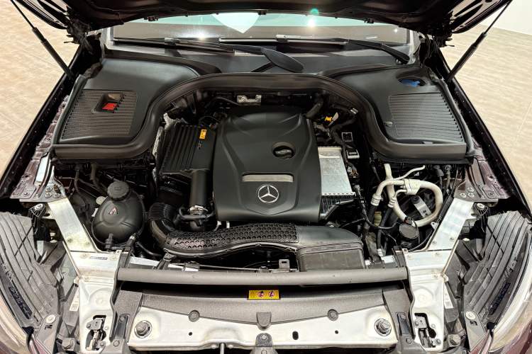 Used Mercedes-Benz GLC 2019 Facelift GLC 260 L 4MATIC Luxury Model Exterior 7