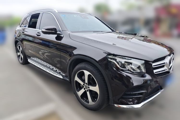 Used Mercedes-Benz GLC 2019 Facelift GLC 260 L 4MATIC Luxury Model Front Right 45 Deg