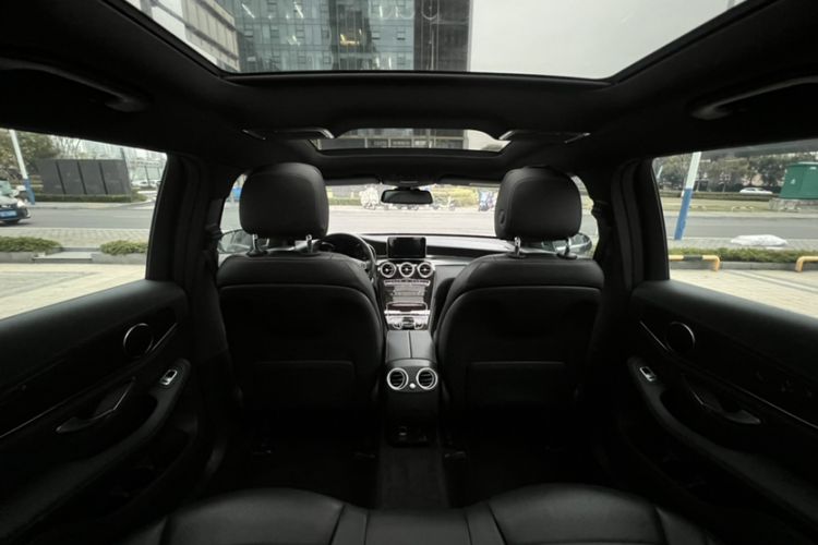 Used Mercedes-Benz GLC 2019 GLC 260 L 4MATIC Dynamic Model Interior 1