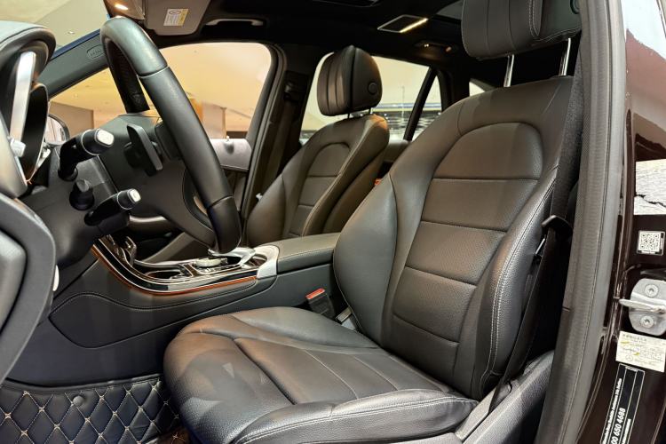 Used Mercedes-Benz GLC 2019 Facelift GLC 260 L 4MATIC Luxury Model Interior 4