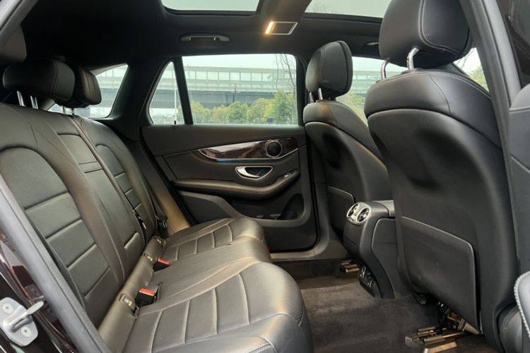 Used Mercedes-Benz GLC 2019 GLC 260 L 4MATIC Dynamic Model Interior 4