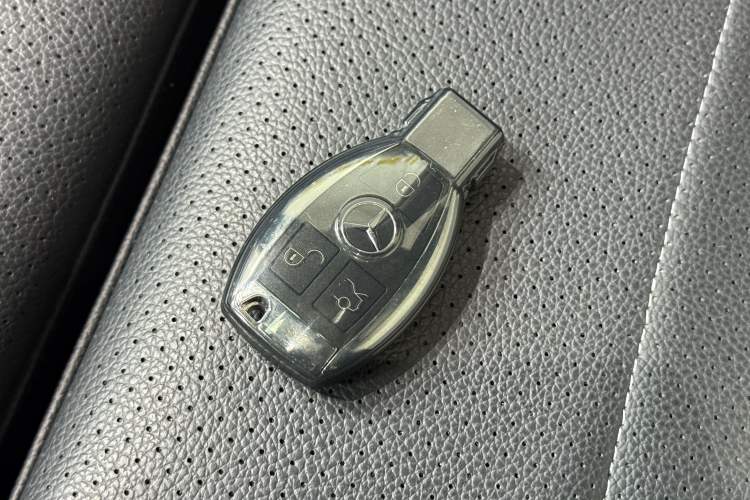 Used Mercedes-Benz GLC 2019 Facelift GLC 260 L 4MATIC Luxury Model Interior 7