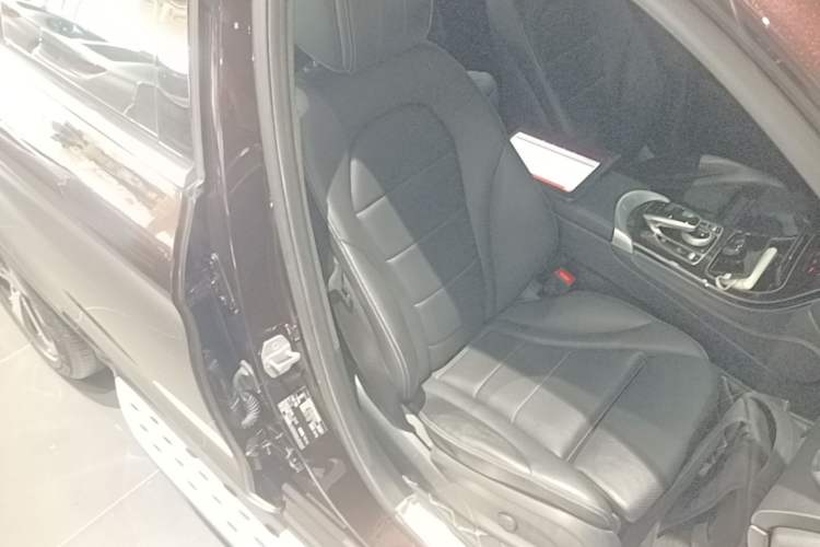 Used Mercedes-Benz GLC 2019 Facelift GLC 260 L 4MATIC Luxury Model Right Front Seat